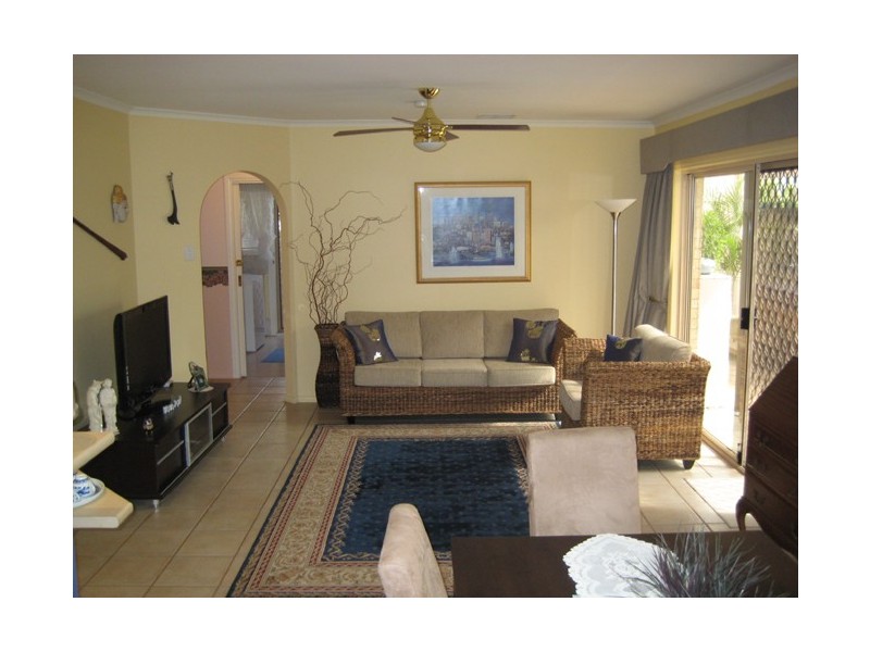 41 Dorrien Ave, Woodcroft SA 5162