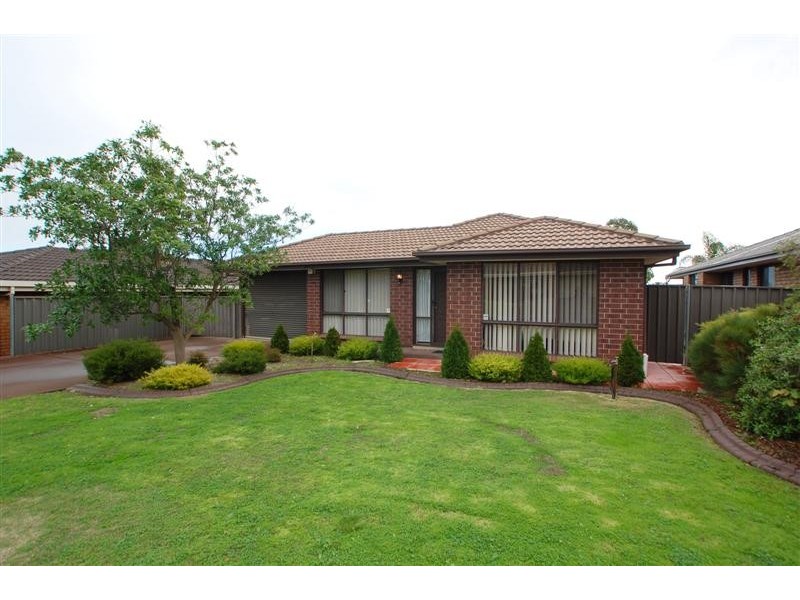 21 Gardenia Crescent, Morphett Vale SA 5162
