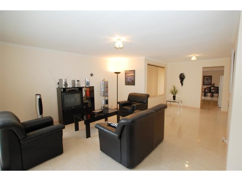 21 Gardenia Crescent, Morphett Vale SA 5162