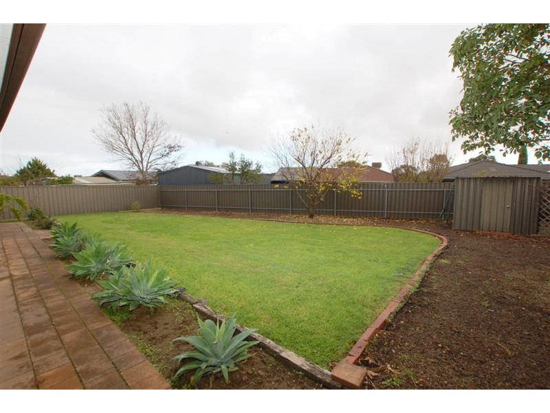 21 Gardenia Crescent, Morphett Vale SA 5162