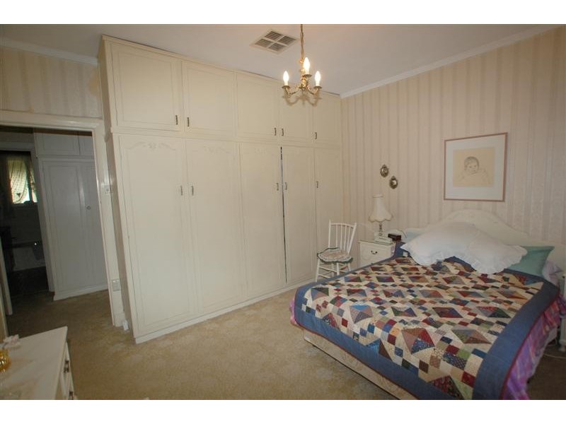 10 Tait Avenue, Marion SA 5043