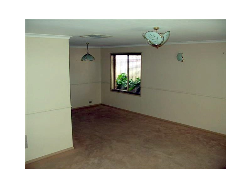 10 La Salle Court, Happy Valley SA 5159