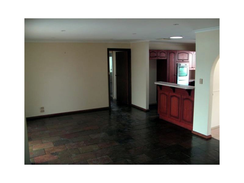 10 La Salle Court, Happy Valley SA 5159
