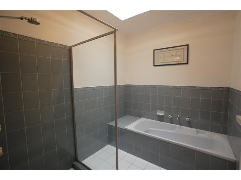 2 Mercedes Court, Happy Valley SA 5159