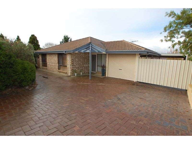 34 Barton Drive, Trott Park SA 5158