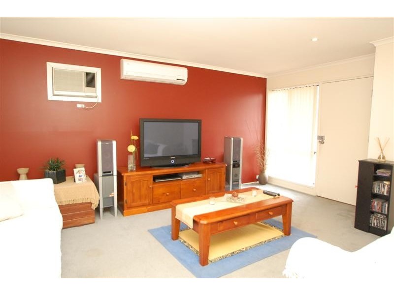 34 Barton Drive, Trott Park SA 5158