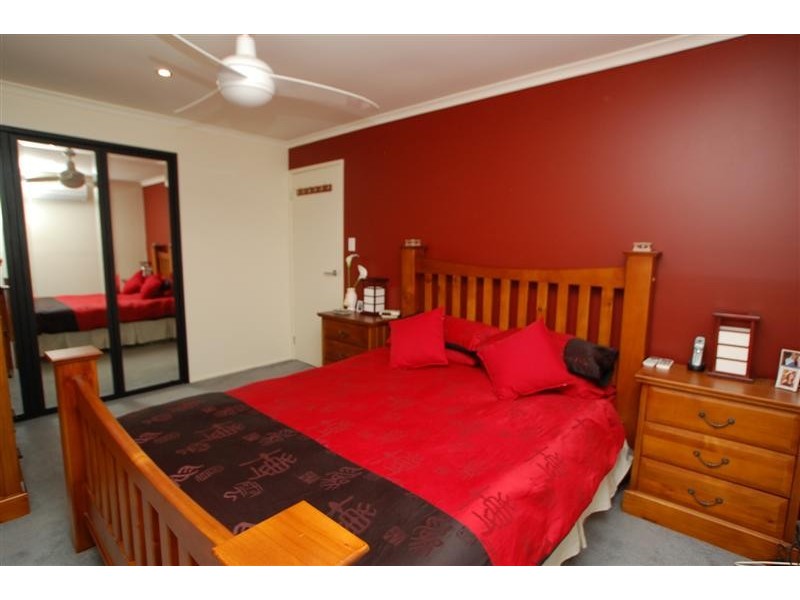 34 Barton Drive, Trott Park SA 5158