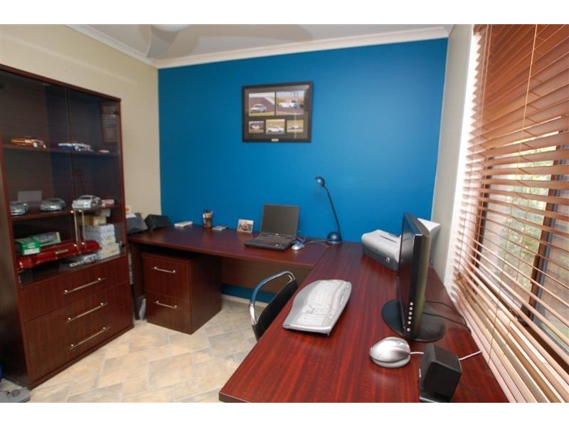 34 Barton Drive, Trott Park SA 5158