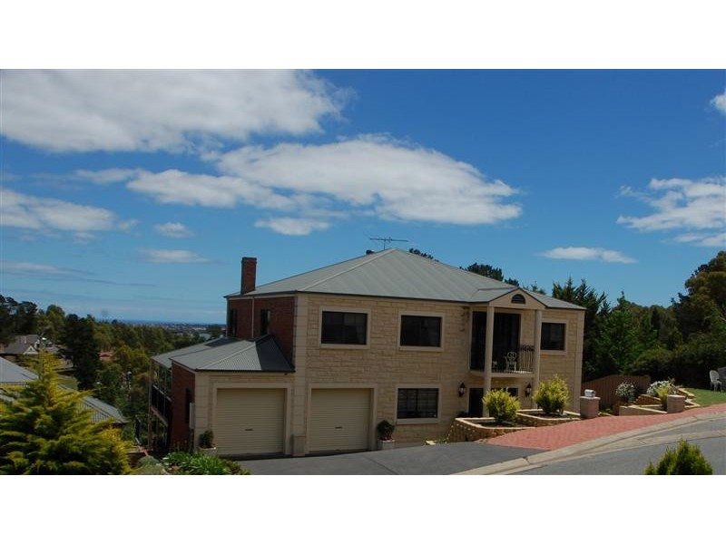 26 Highfield Drive, Aberfoyle Park SA 5159