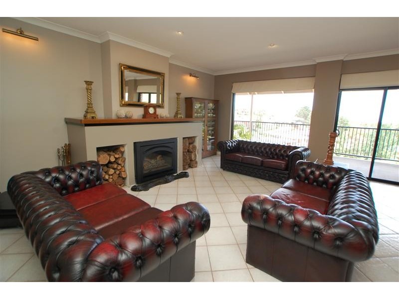 26 Highfield Drive, Aberfoyle Park SA 5159