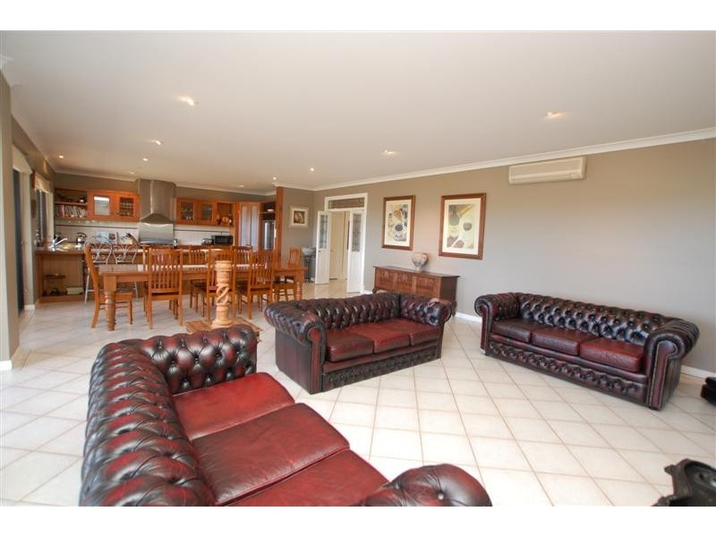 26 Highfield Drive, Aberfoyle Park SA 5159