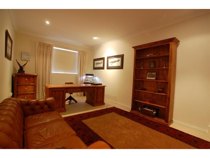 26 Highfield Drive, Aberfoyle Park SA 5159