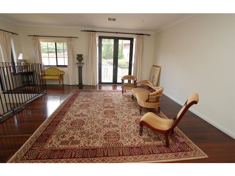 26 Highfield Drive, Aberfoyle Park SA 5159