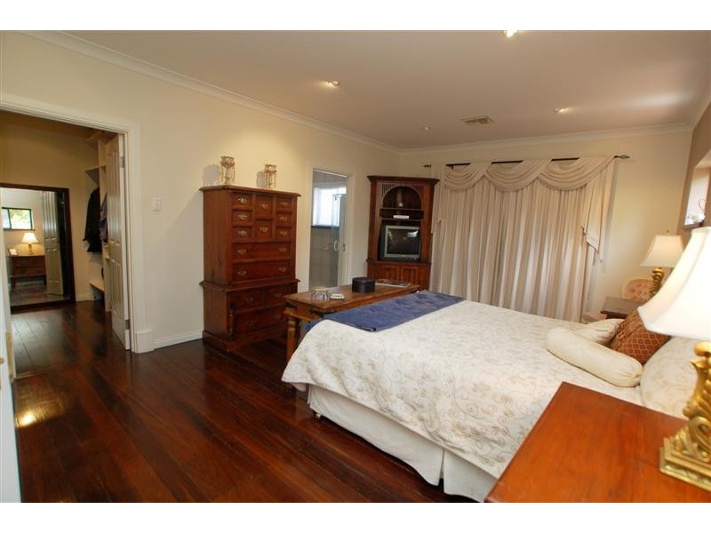 26 Highfield Drive, Aberfoyle Park SA 5159