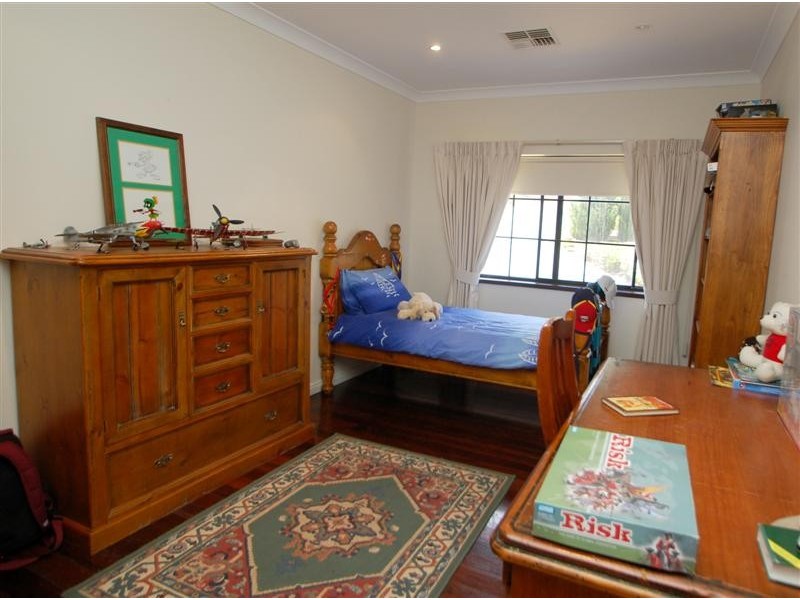 26 Highfield Drive, Aberfoyle Park SA 5159