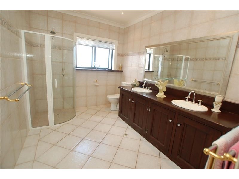 26 Highfield Drive, Aberfoyle Park SA 5159