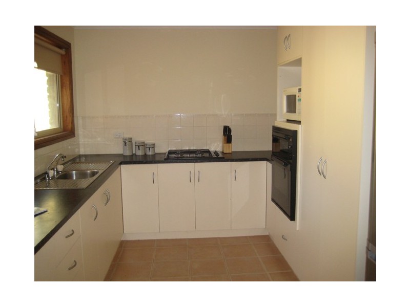 4 Esther Dr, Woodcroft SA 5162