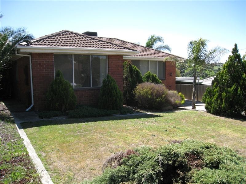 35 Parklands Cres, Reynella SA 5161