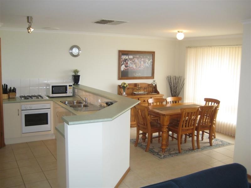 4 Platform Ave, Sheidow Park SA 5158