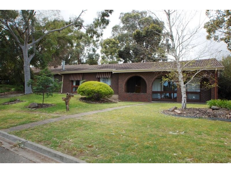 2 Hamilton Crescent, Aberfoyle Park SA 5159