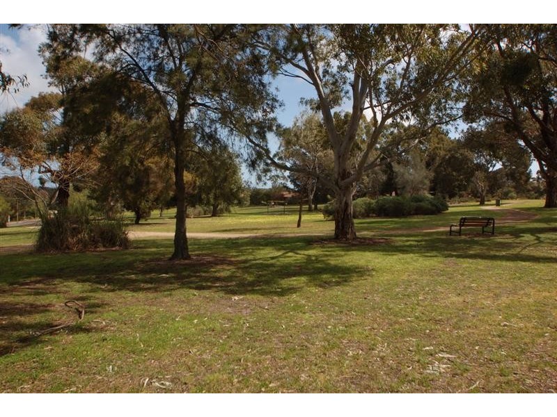 2 Hamilton Crescent, Aberfoyle Park SA 5159