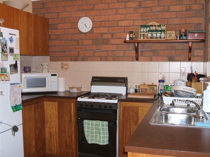 2-2 Alkira Street, Flagstaff Hill SA 5159