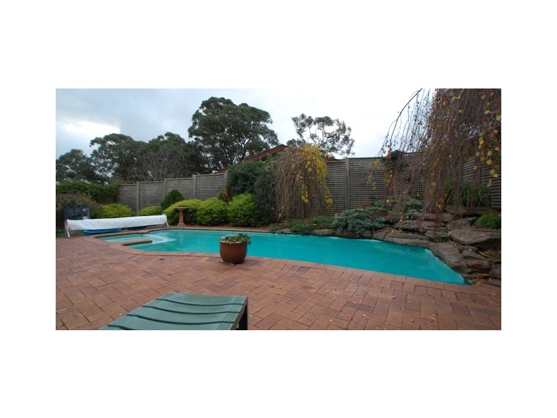 27 Tolcairn Crescent, Flagstaff Hill SA 5159