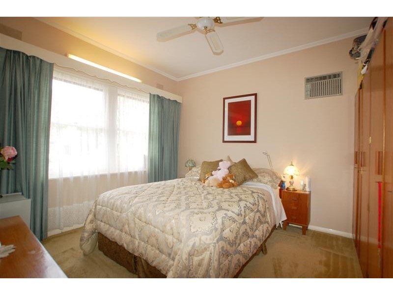 17 Sunshine Avenue, Warradale SA 5046