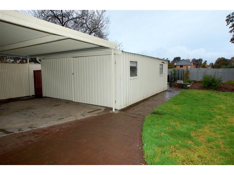 42 Malbanda Avenue, Para Vista SA 5093