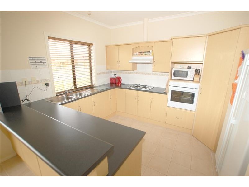 28 Mallard Cres., Mawson Lakes SA 5095