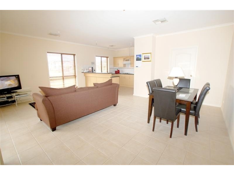 28 Mallard Cres., Mawson Lakes SA 5095
