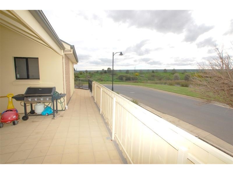 28 Mallard Cres., Mawson Lakes SA 5095