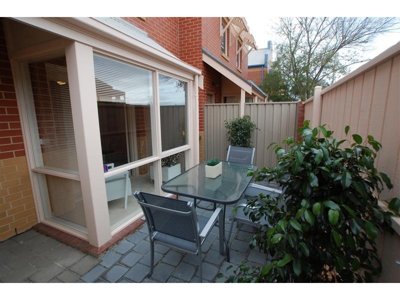 2/31 Henley Beach Road, Mile End SA 5031