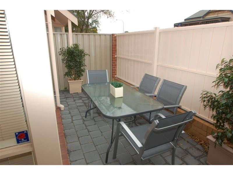 2/31 Henley Beach Road, Mile End SA 5031