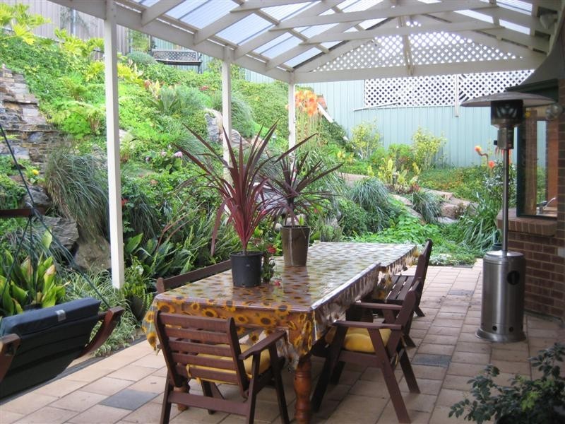 19 Forest Dr, Happy Valley SA 5159