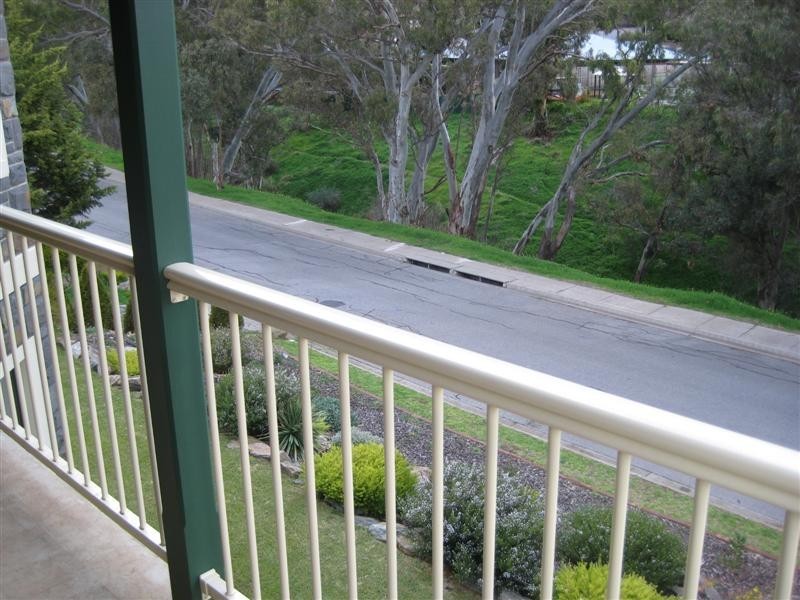 19 Forest Dr, Happy Valley SA 5159