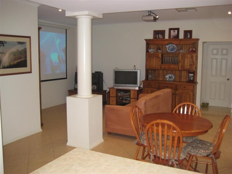 19 Forest Dr, Happy Valley SA 5159