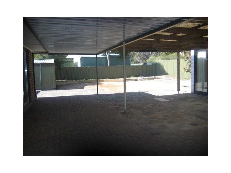 19 Richards Dr, Morphett Vale SA 5162