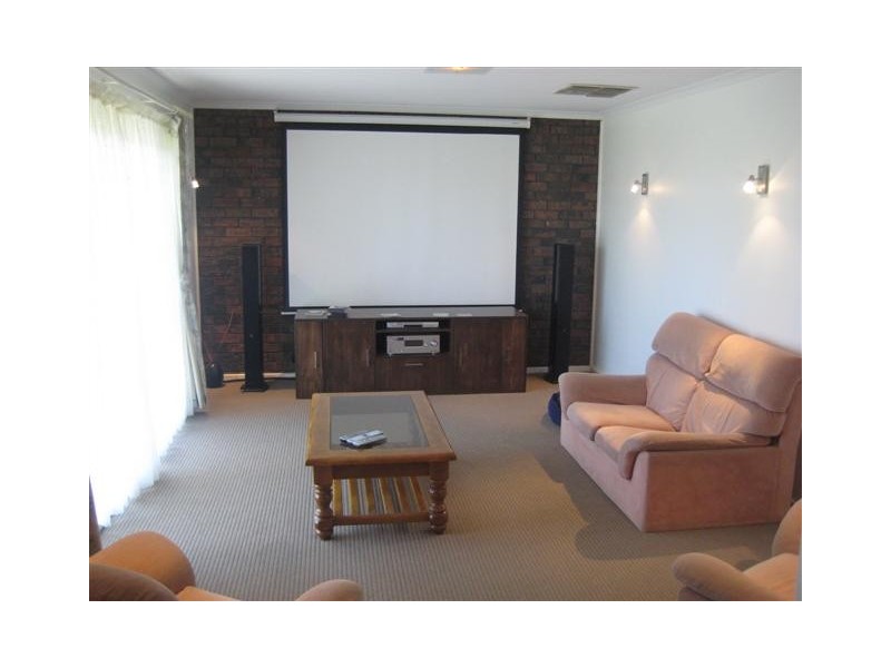 18  Kyre St, Aberfoyle Park SA 5159