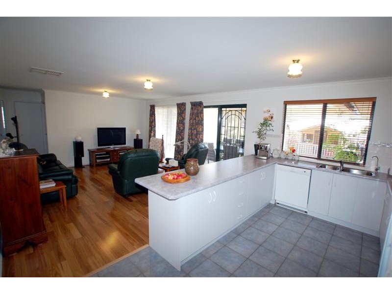 22 Woodlake Drive, Craigburn Farm SA 5051