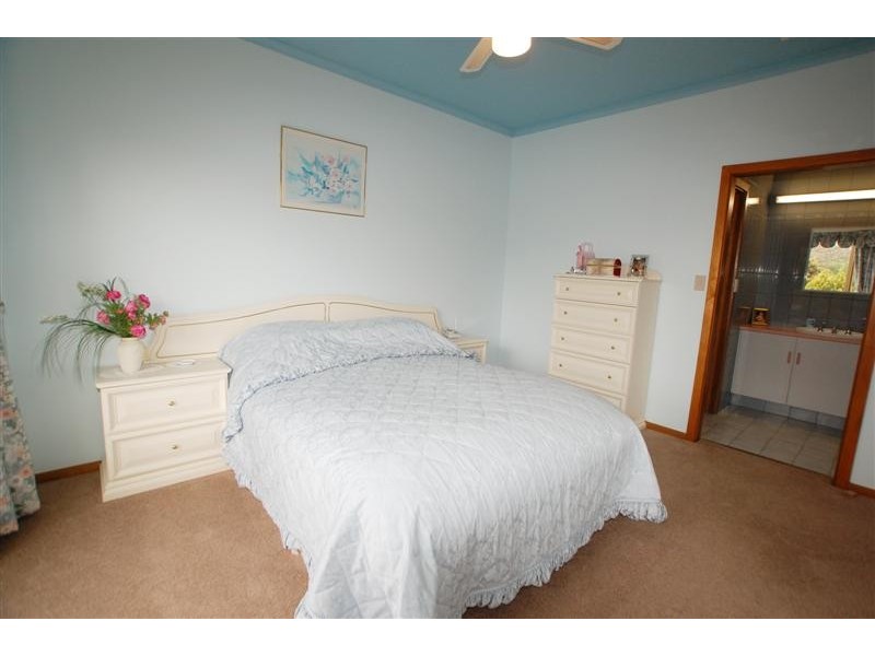 41 Alison Drive, Happy Valley SA 5159