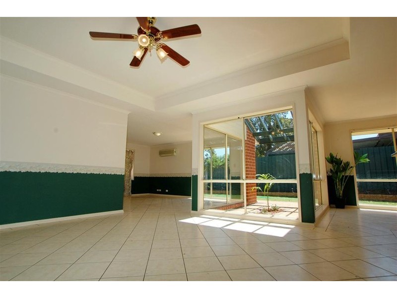 43 Lynlee Crescent, Huntfield Heights SA 5163