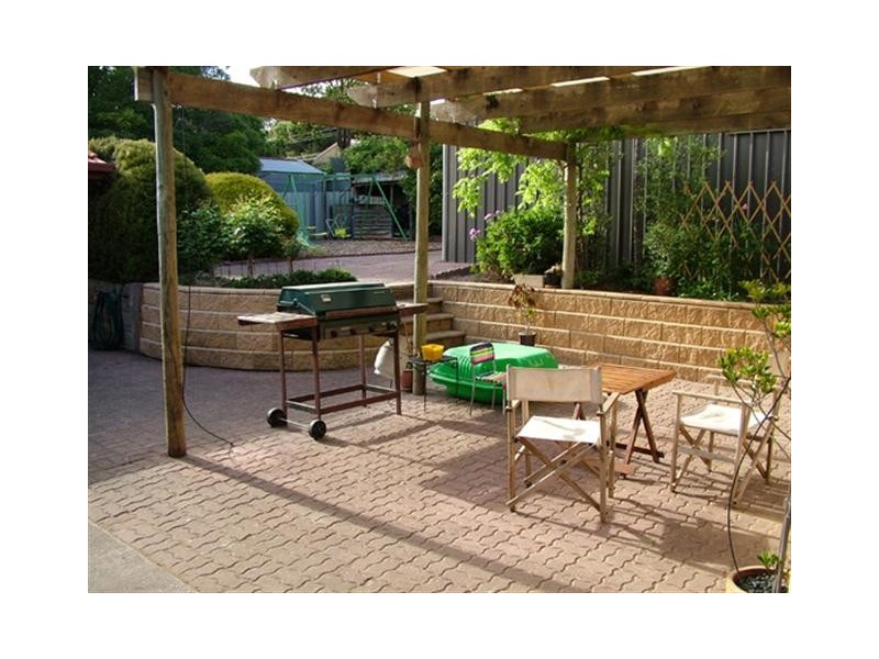 9 Banff Court, Happy Valley SA 5159