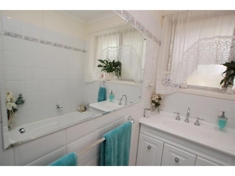 11 Tongan Way, Happy Valley SA 5159