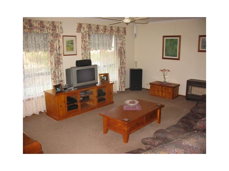 16 Torresan Cres, Flagstaff Hill SA 5159