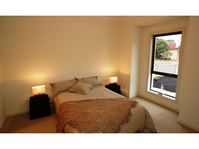 21 Burton Avenue, Park Holme SA 5043