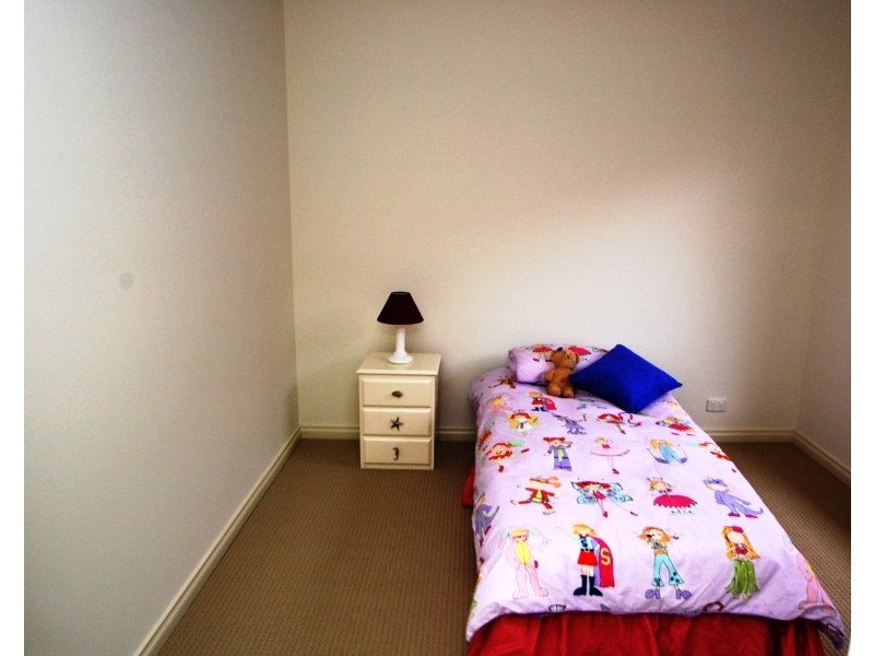 21 Burton Avenue, Park Holme SA 5043