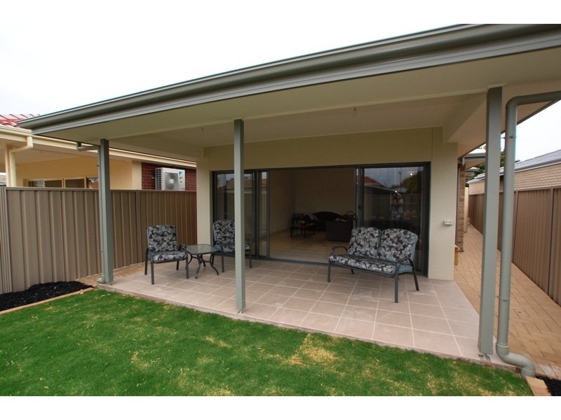 21 Burton Avenue, Park Holme SA 5043