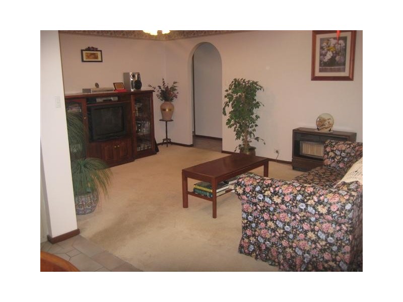 82 Fraser Ave, Happy Valley SA 5159