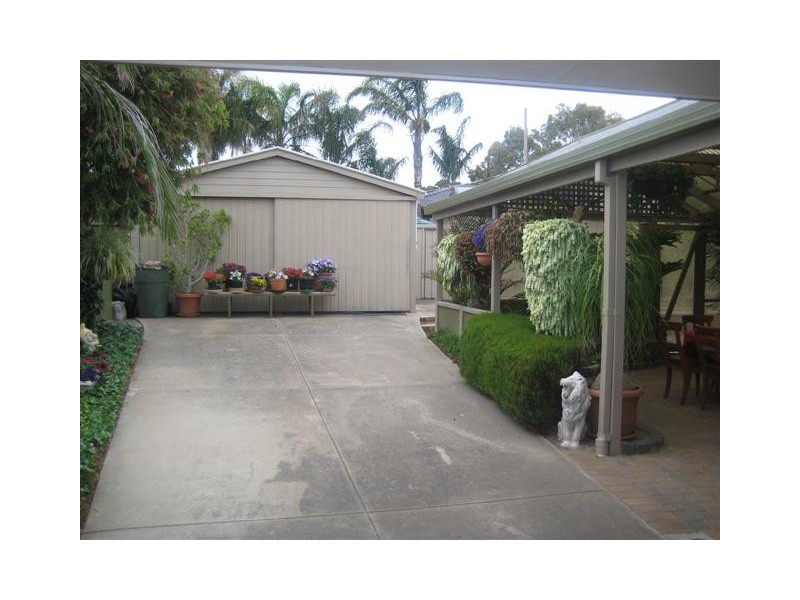 82 Fraser Ave, Happy Valley SA 5159